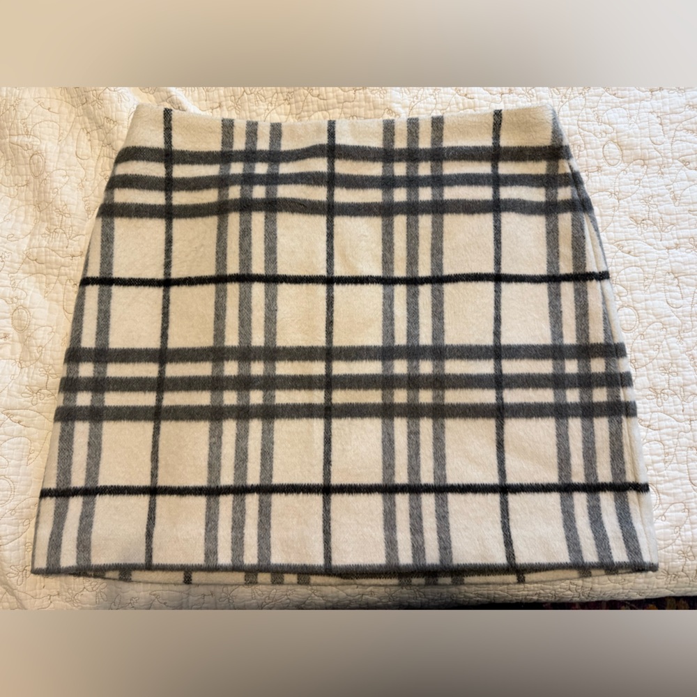 Riley & Rae Cream Plaid Mini Skirt with Gray and Black Windowpane